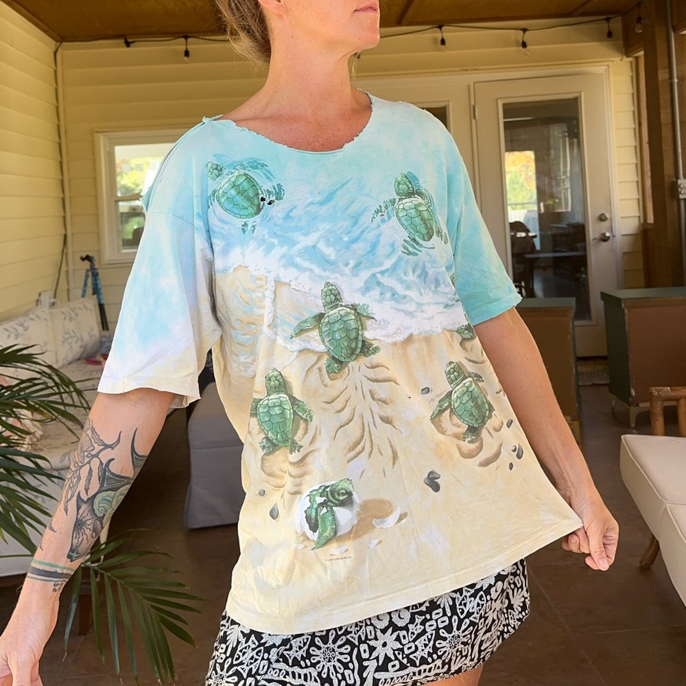 Vintage Liquid Blue Sea Turtle Ocean Tie Dye T Shirt